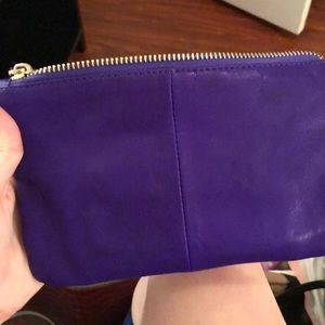 Might purse charging wristlet